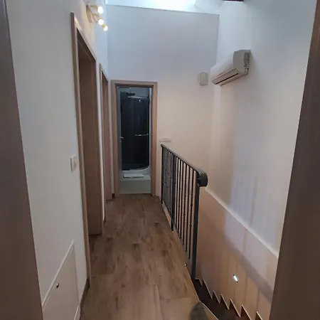 בית נופש Casa Rosmarin Spodnje Skofije