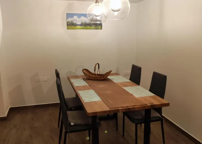 別荘 Casa Rosmarin Spodnje Skofije